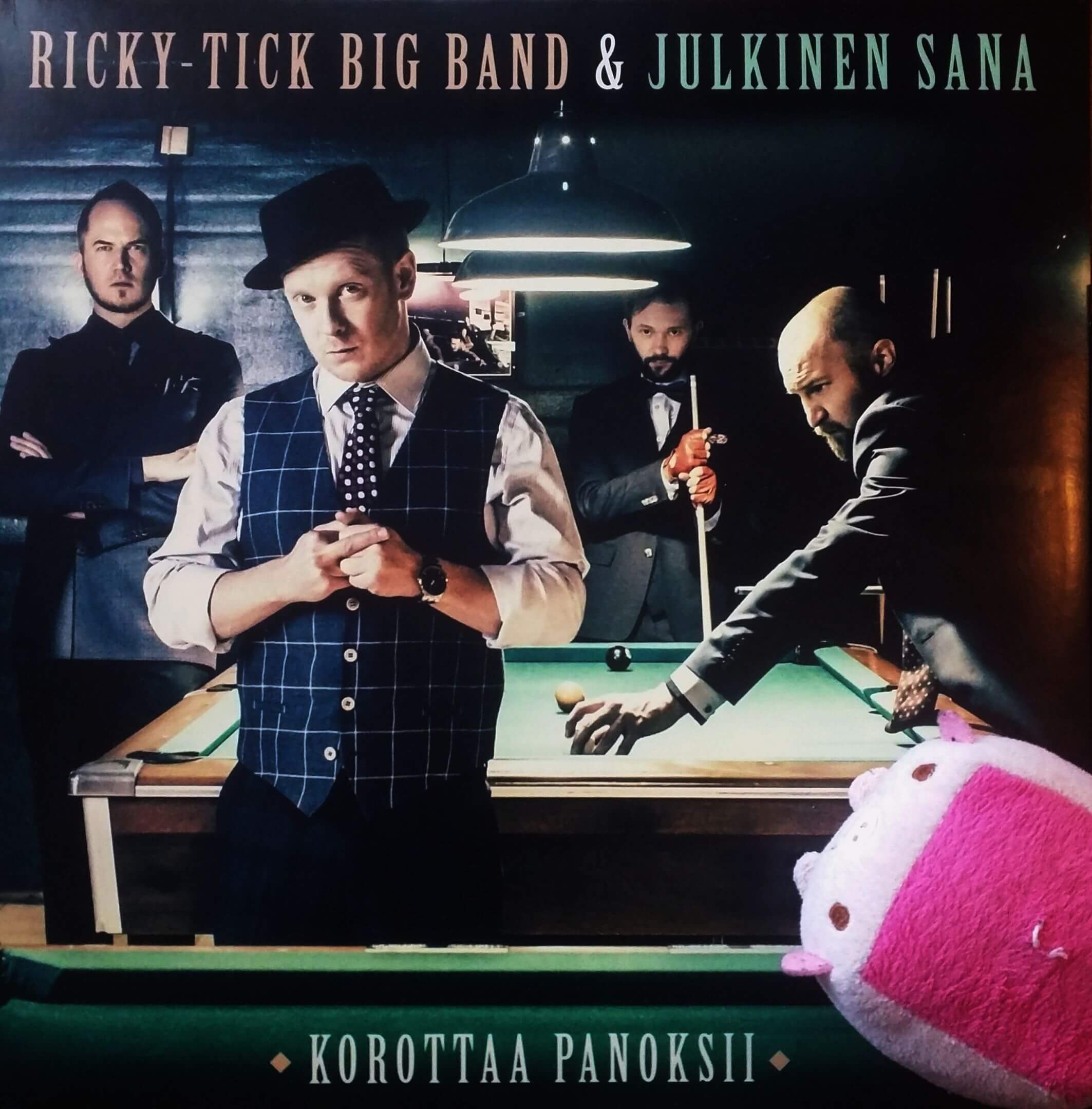 Ricky-Tick Big Band & Julkinen Sana – Korottaa Panoksii