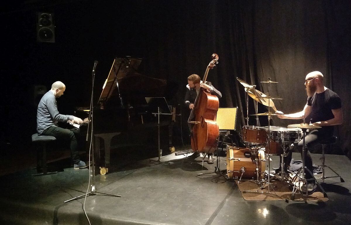 Jussi Fredriksson Trio julkaisi uuden levynsä Koko Jazz Clubilla