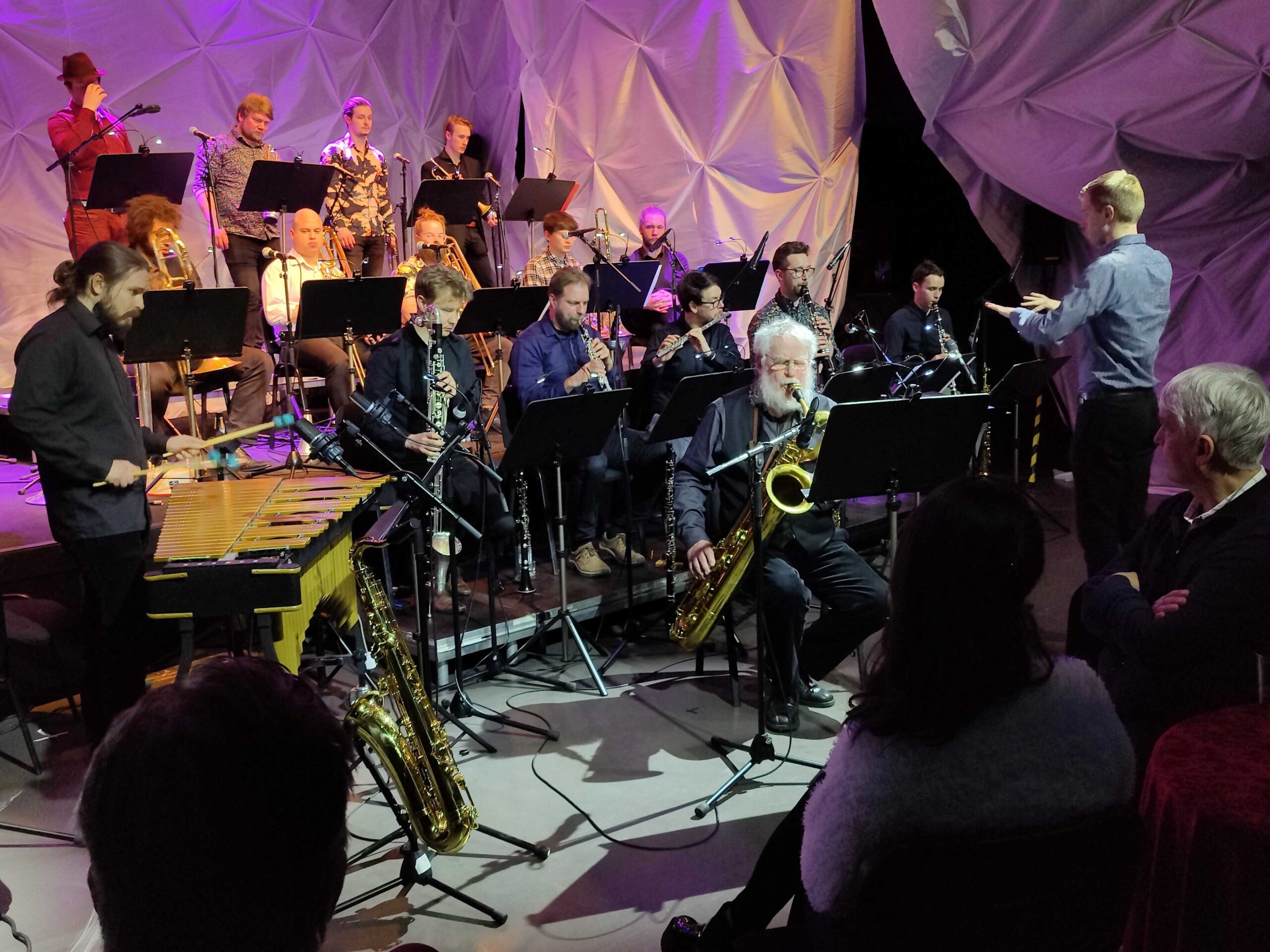 Sointi Jazz Orchestra klubikausi alkoi Paroni Paakkunaisen musiikin tahdissa