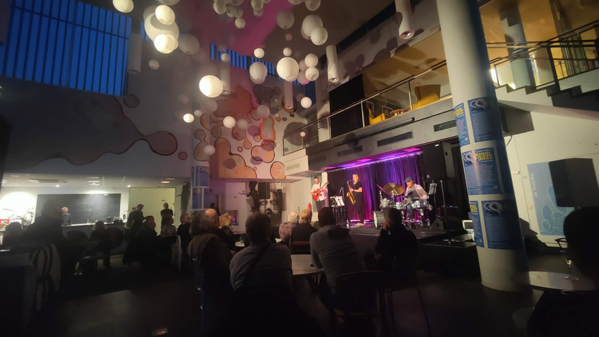 April Jazz 2026: Quite Vivian