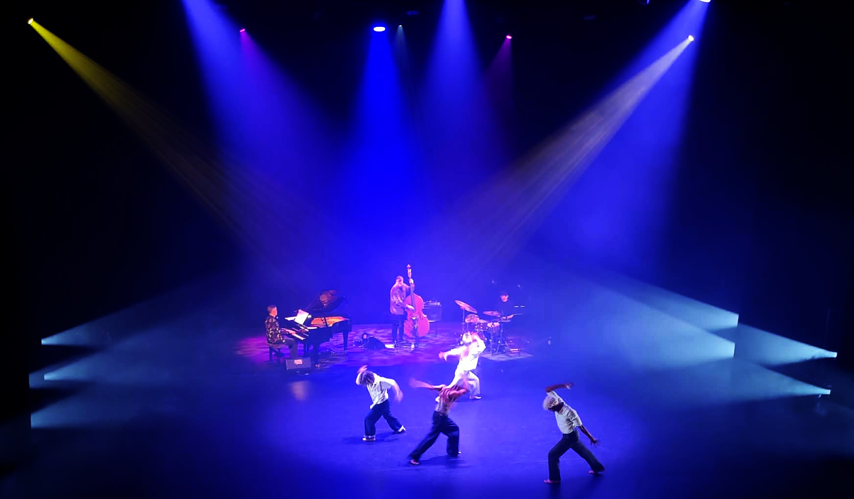 April Jazz 2026: Traces Sonores/Sound Traces – Aki Rissanen Trio kohtasi tanssin